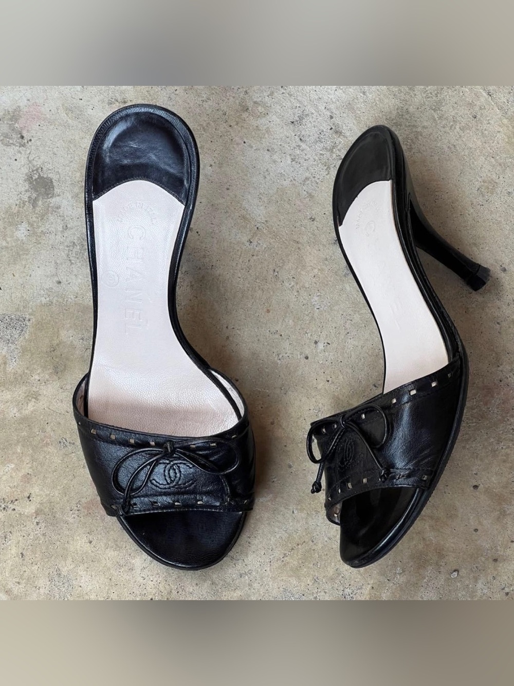 CHANEL vintage leather bow front backless mules open toe sandals heels shoes 41